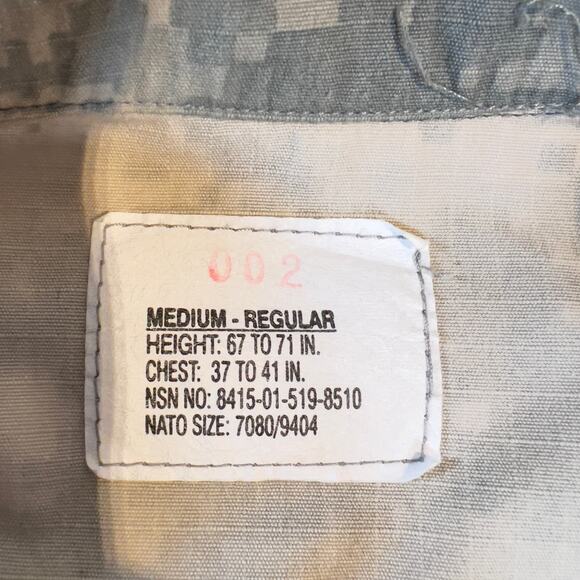 US Military Coat Army Combat Uniform Button Shirt Men Med Reg SP0100-03-D-CA75 - Picture 2 of 12